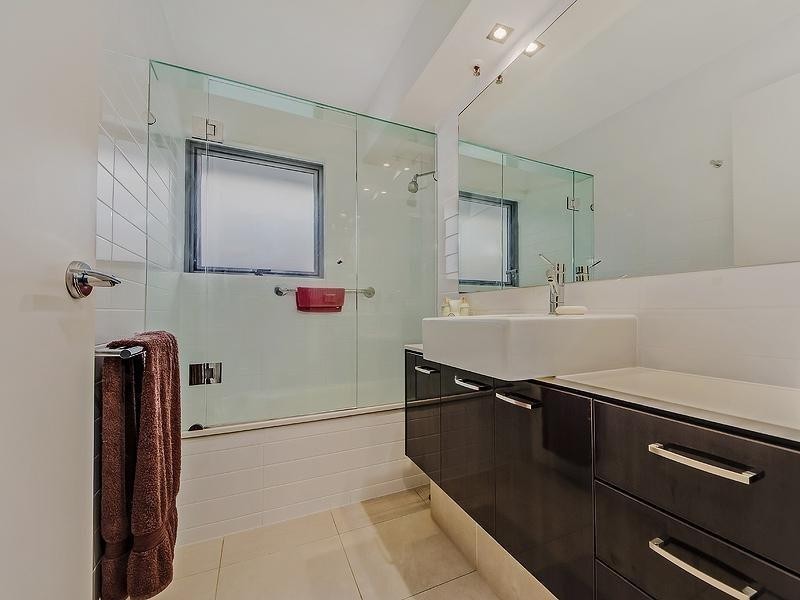 7 Britannia Avenue ‘Chelsea’, Broadbeach QLD 4218