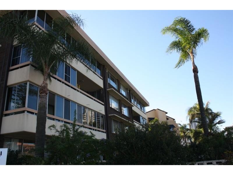 21 Armrick Avenue, Broadbeach QLD 4218