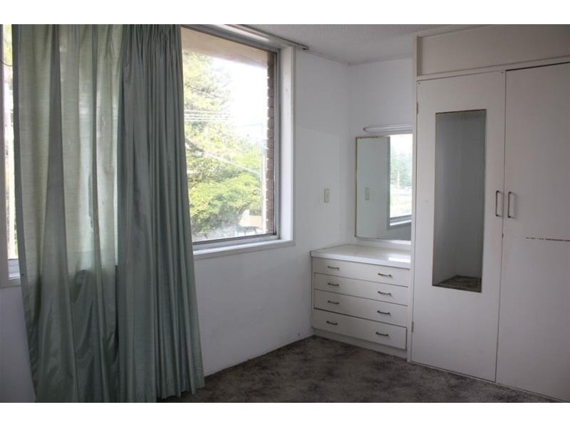 21 Armrick Avenue, Broadbeach QLD 4218