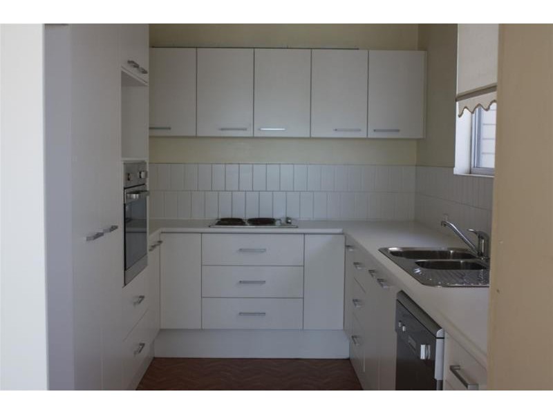 61 Garfield Terrace, Surfers Paradise QLD 4217