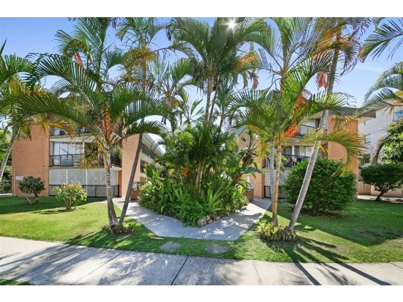 15/18-22 Tarcoola Crescent, Chevron Island QLD 4217