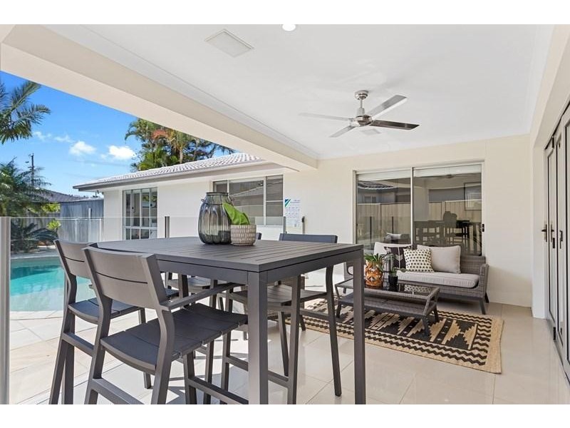 13 Coogeen Street, Sorrento QLD 4217