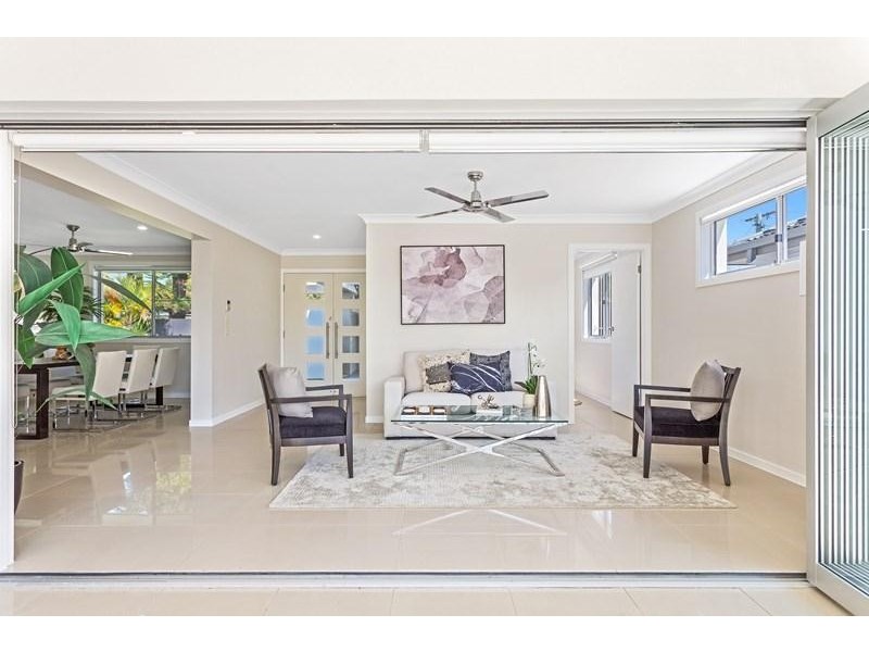 13 Coogeen Street, Sorrento QLD 4217