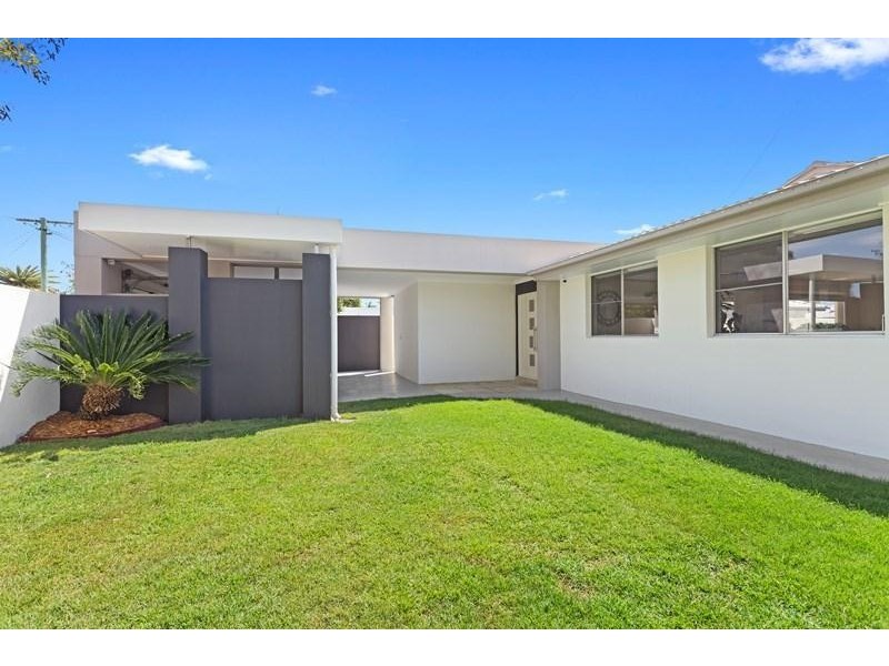 13 Coogeen Street, Sorrento QLD 4217