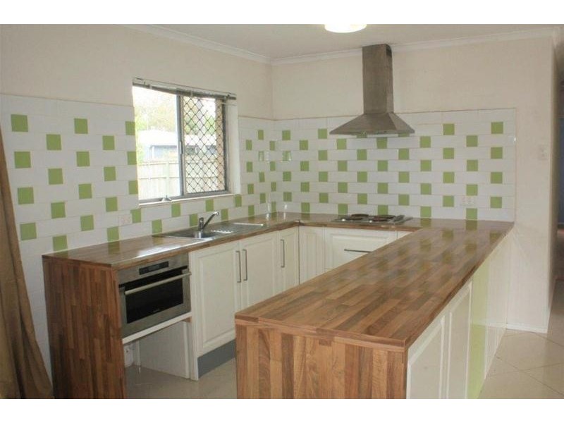 21  Kumbari Avenue, Southport QLD 4215