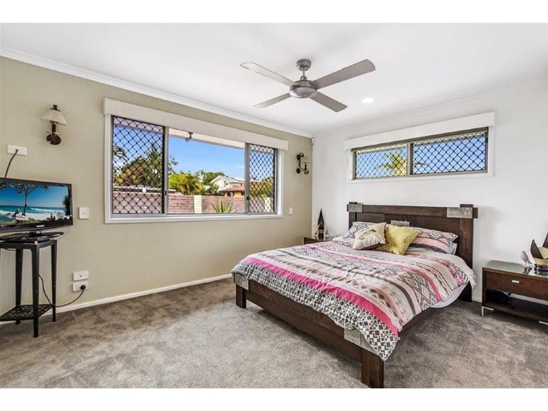 26 Coogeen Street, Sorrento QLD 4217