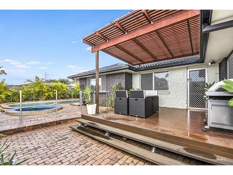 26 Coogeen Street, Sorrento QLD 4217