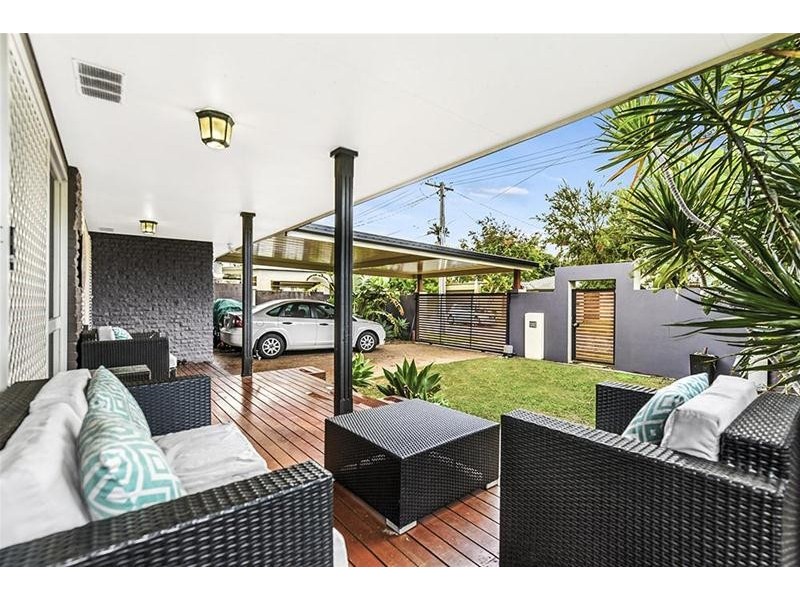 26 Coogeen Street, Sorrento QLD 4217