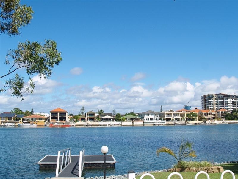 122/32 Riverview Parade, Surfers Paradise QLD 4217