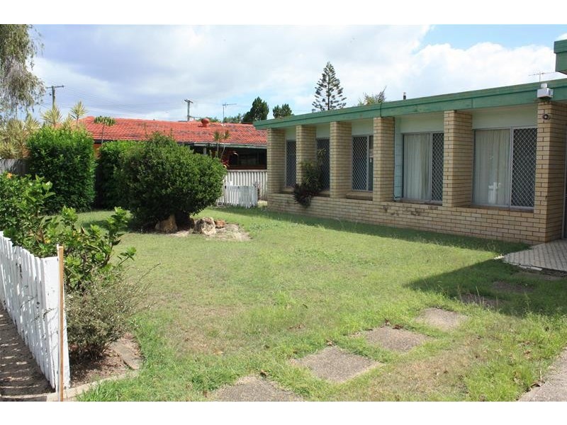 38 Darrambal Street, Chevron Island QLD 4217