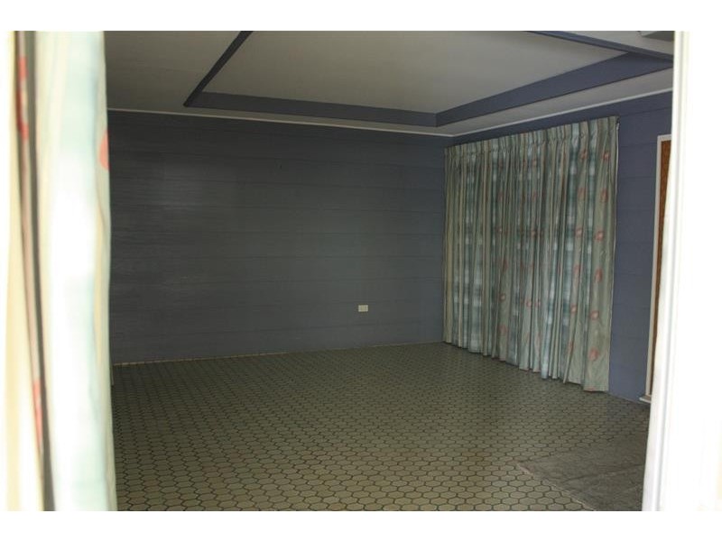 38 Darrambal Street, Chevron Island QLD 4217