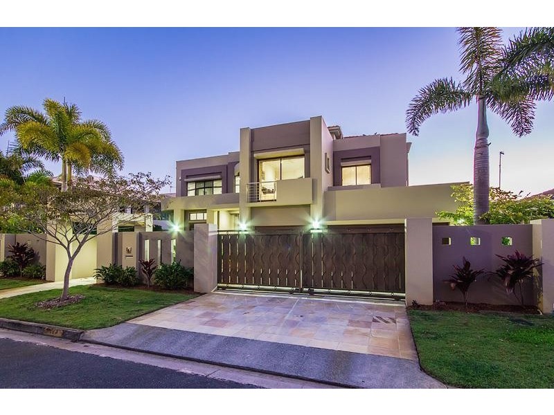 14 Seafarer Court, Paradise Waters QLD 4217