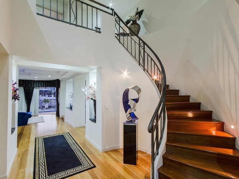 14 Seafarer Court, Paradise Waters QLD 4217