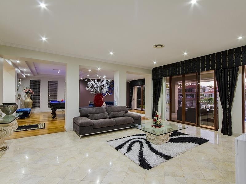 14 Seafarer Court, Paradise Waters QLD 4217