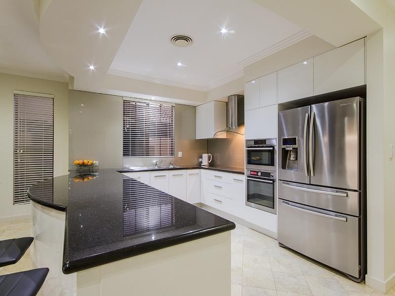 14 Seafarer Court, Paradise Waters QLD 4217