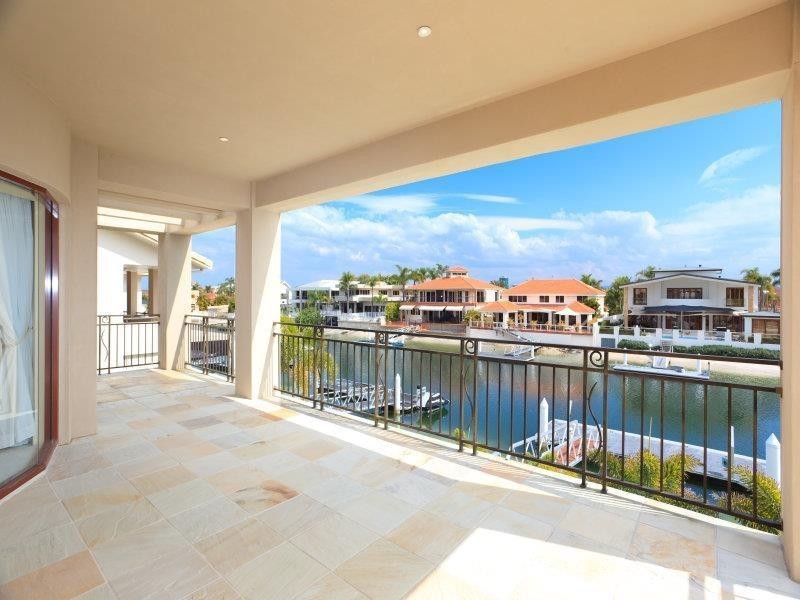 14 Seafarer Court, Paradise Waters QLD 4217