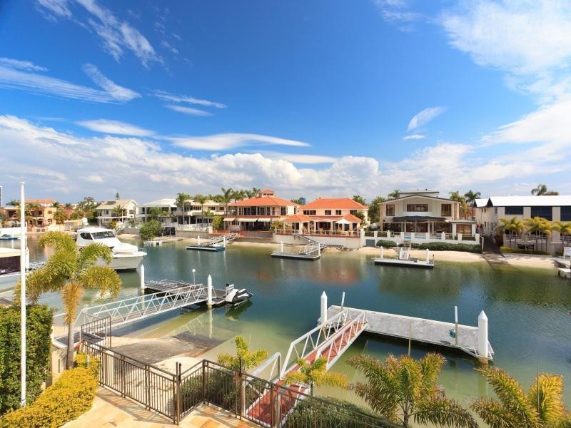 14 Seafarer Court, Paradise Waters QLD 4217