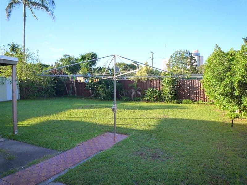 32 Boongala Road, Broadbeach Waters QLD 4218