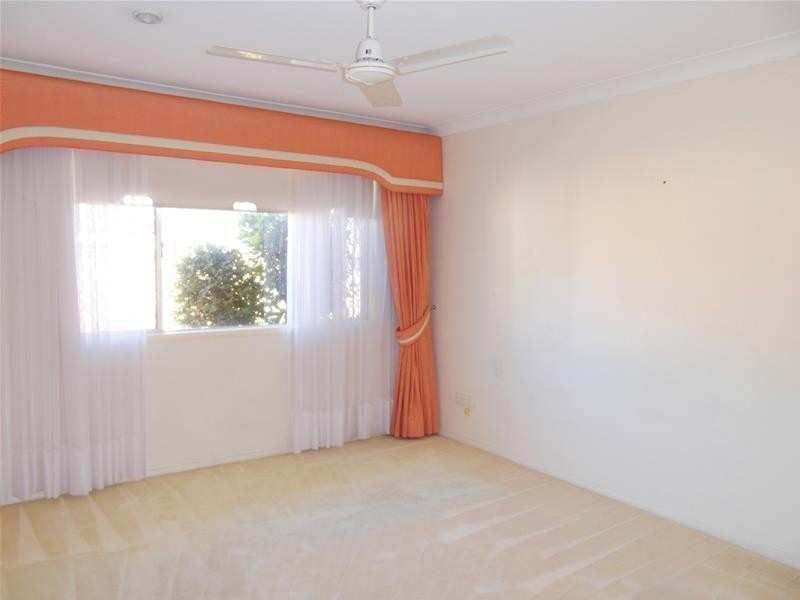 5 St Andrews Avenue, Isle Of Capri QLD 4217