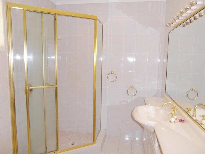 5 St Andrews Avenue, Isle Of Capri QLD 4217