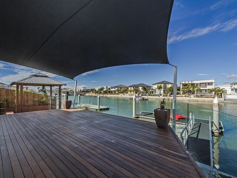 95 Compass Drive, Biggera Waters QLD 4216