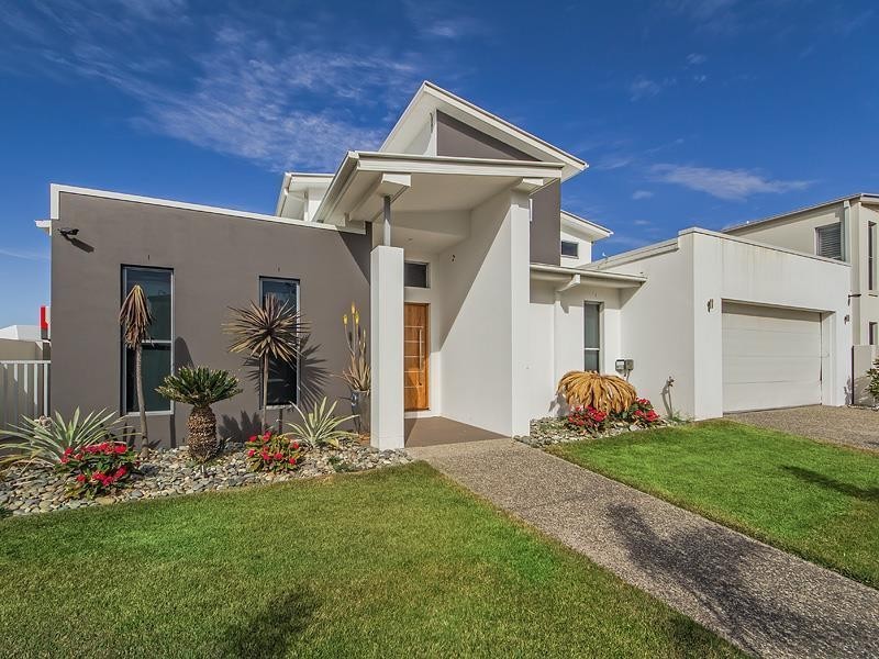 95 Compass Drive, Biggera Waters QLD 4216