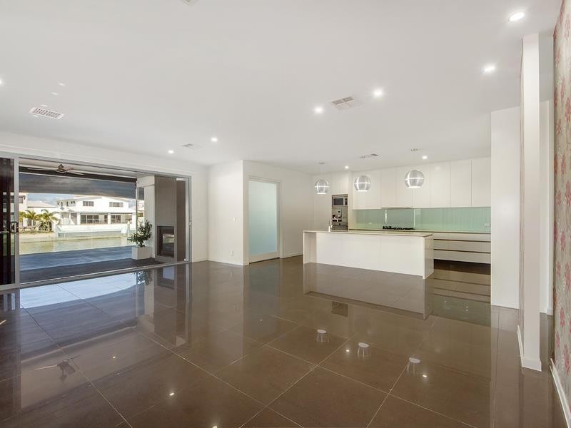 95 Compass Drive, Biggera Waters QLD 4216