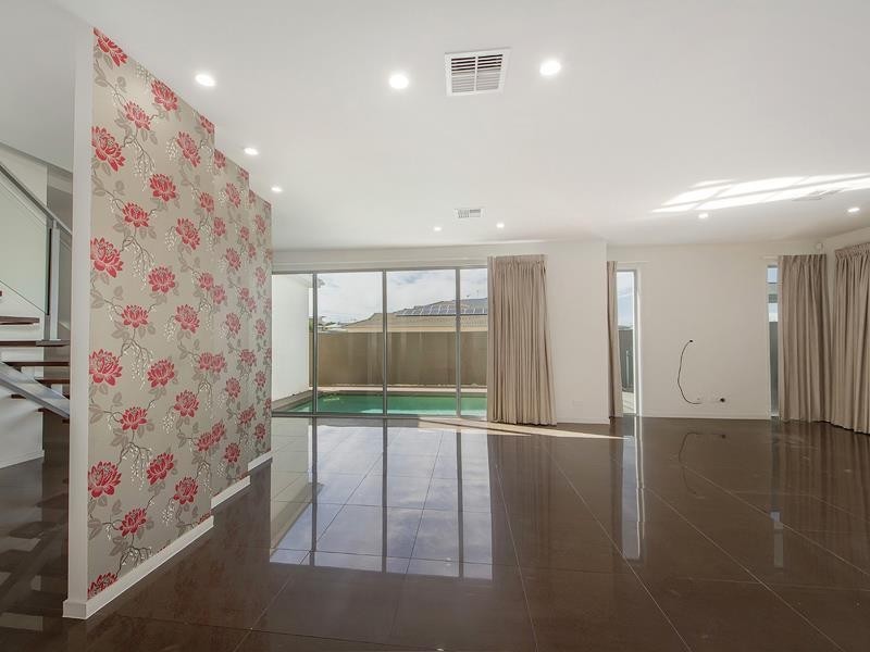 95 Compass Drive, Biggera Waters QLD 4216