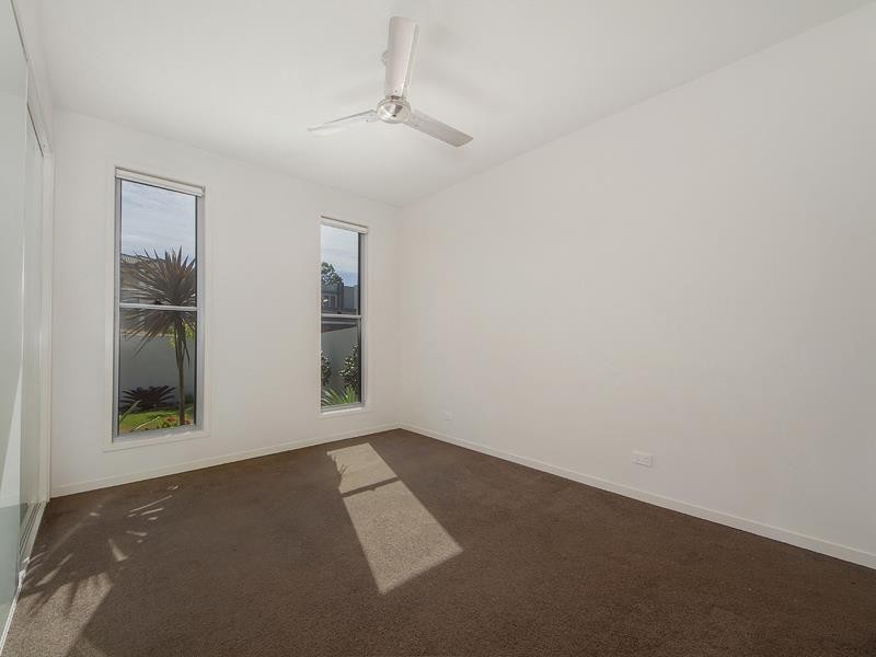 95 Compass Drive, Biggera Waters QLD 4216