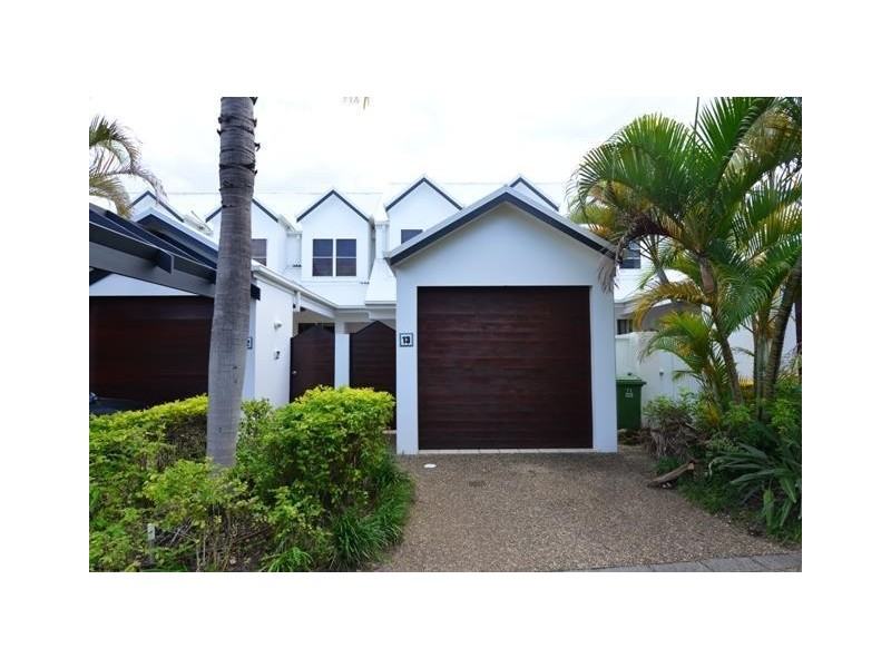 103 Salerno Street ‘Raffles on Capri’, Isle Of Capri QLD 4217