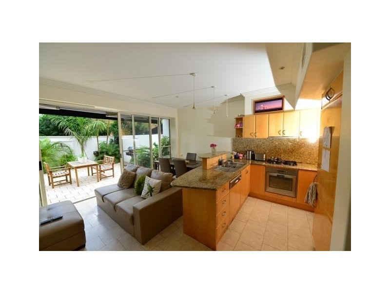 103 Salerno Street ‘Raffles on Capri’, Isle Of Capri QLD 4217