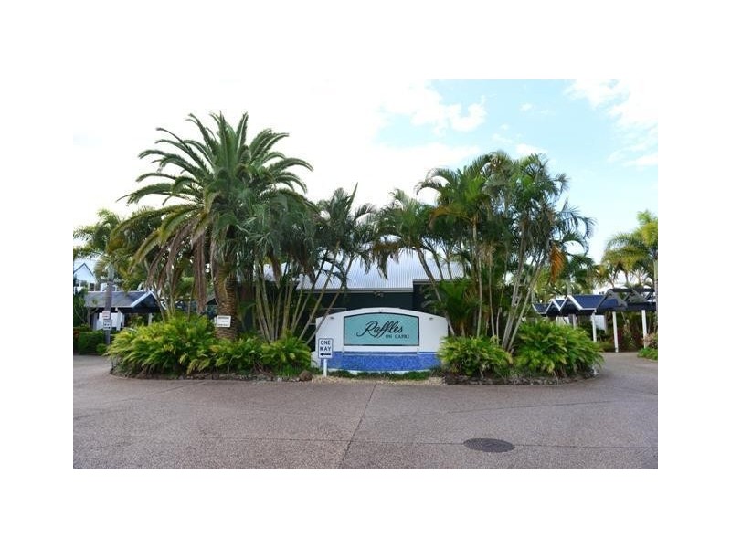 103 Salerno Street ‘Raffles on Capri’, Isle Of Capri QLD 4217
