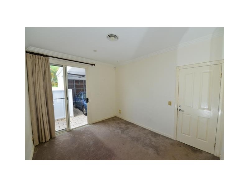 103 Salerno Street ‘Raffles on Capri’, Isle Of Capri QLD 4217