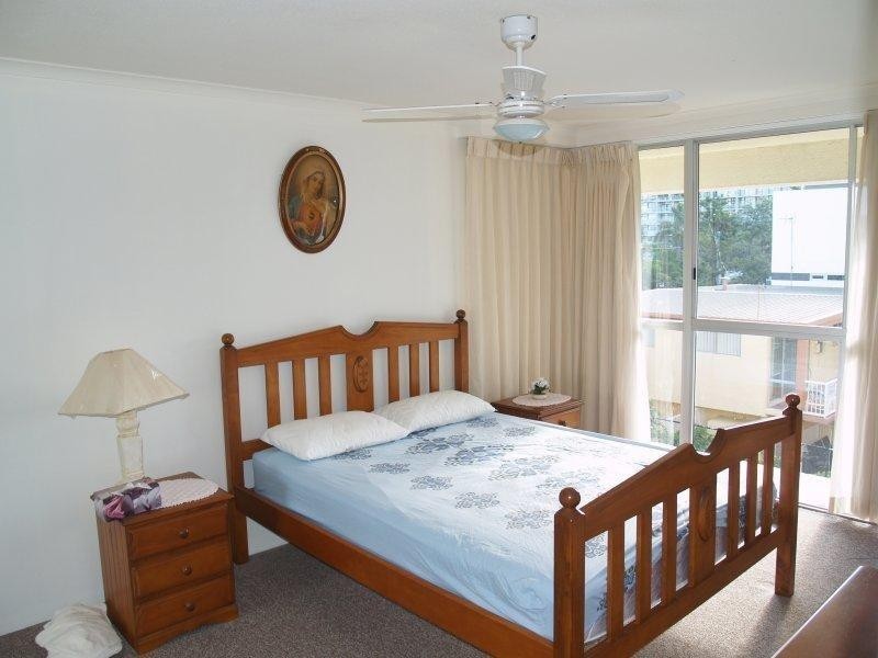 12 Enderley Avenue, Surfers Paradise QLD 4217