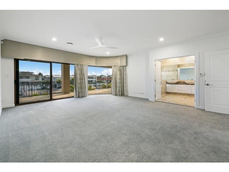 14 Seafarer Court, Paradise Waters QLD 4217