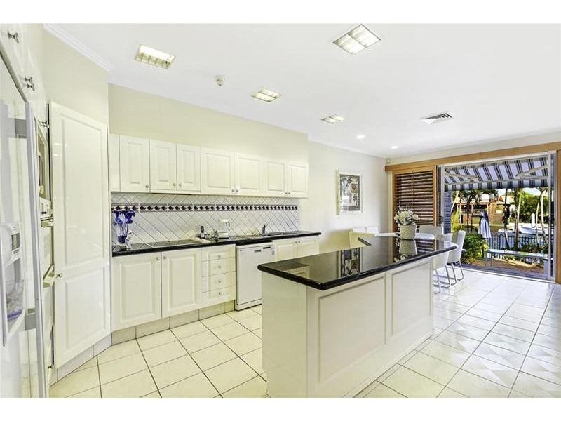 14 Buccaneer Court, Paradise Waters QLD 4217