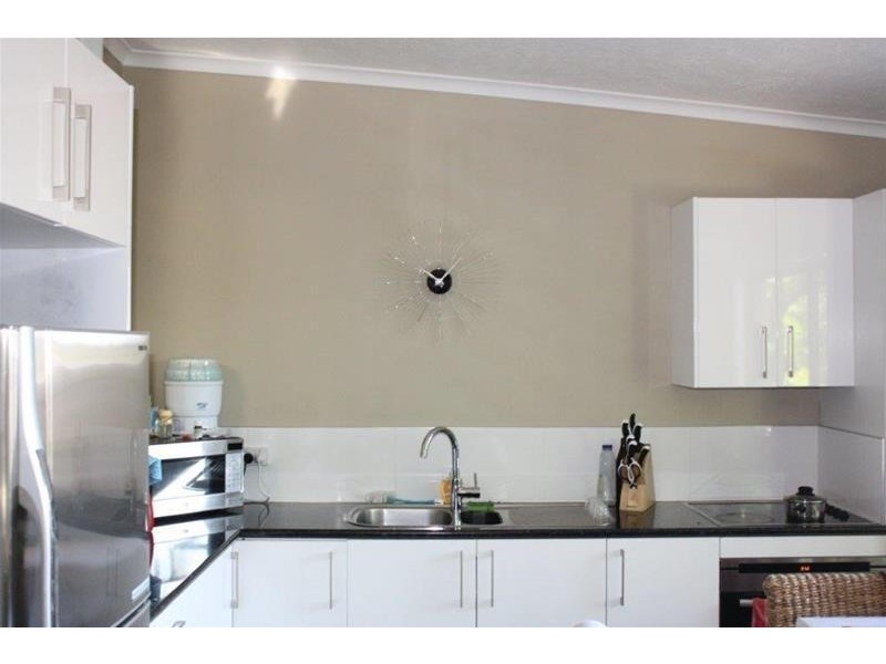 33 Kalimna Drive, Broadbeach Waters QLD 4218