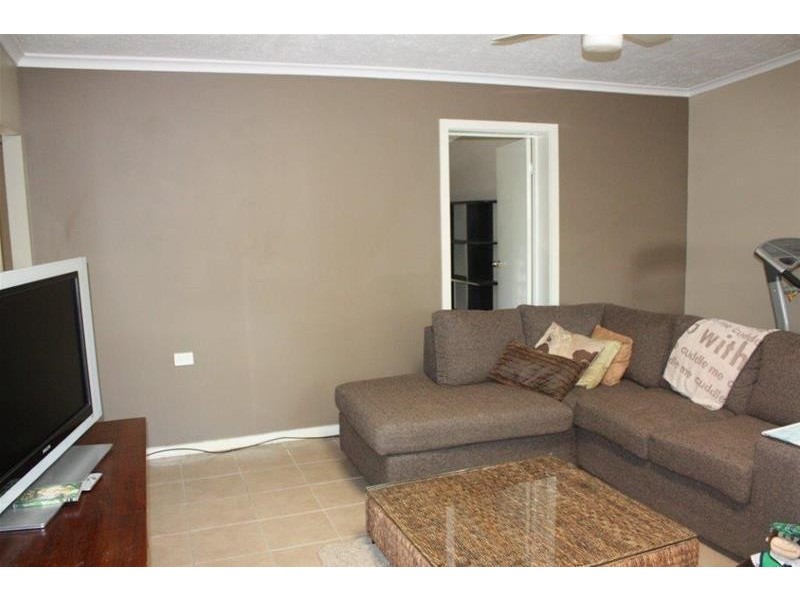 33 Kalimna Drive, Broadbeach Waters QLD 4218