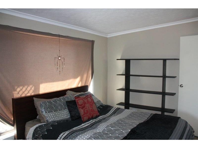 33 Kalimna Drive, Broadbeach Waters QLD 4218