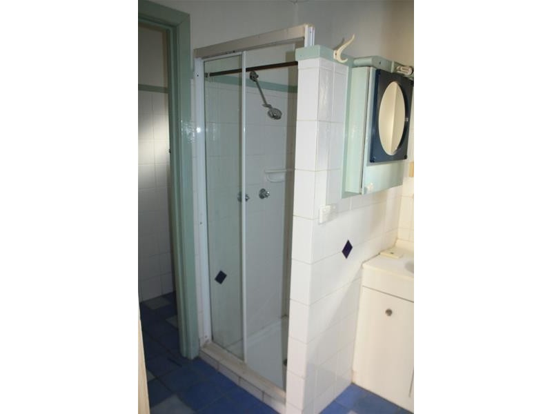 14 Leonard Avenue, Surfers Paradise QLD 4217