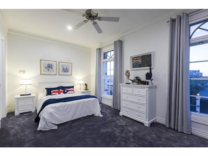 31 Buccaneer Court, Paradise Waters QLD 4217