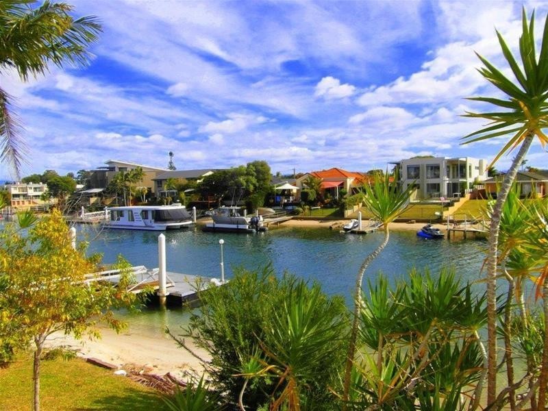 106 Gibraltar Drive, Isle Of Capri QLD 4217