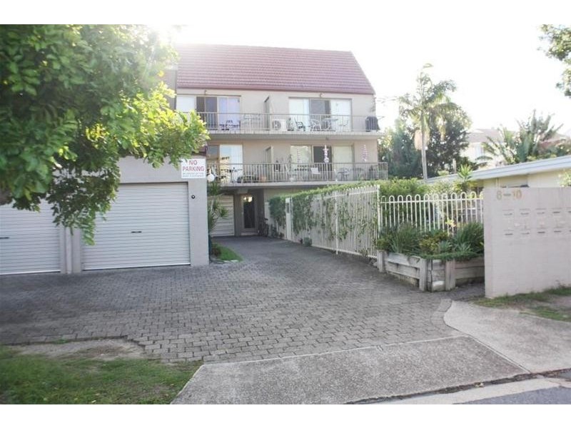 2/8 Weemala Street, Chevron Island QLD 4217