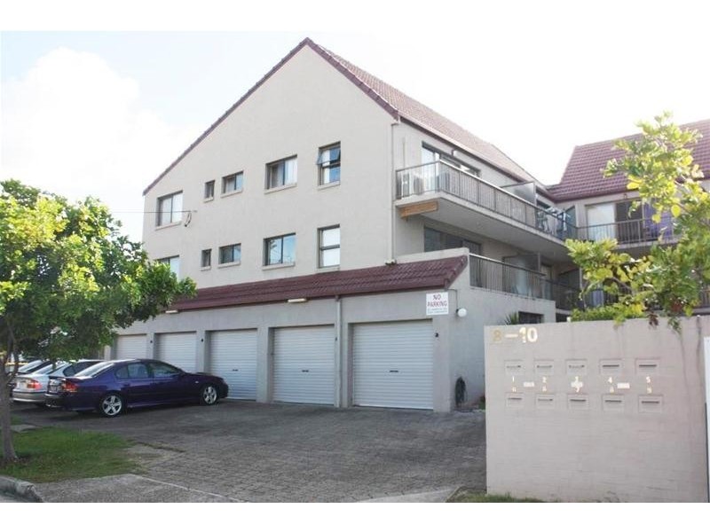 2/8 Weemala Street, Chevron Island QLD 4217