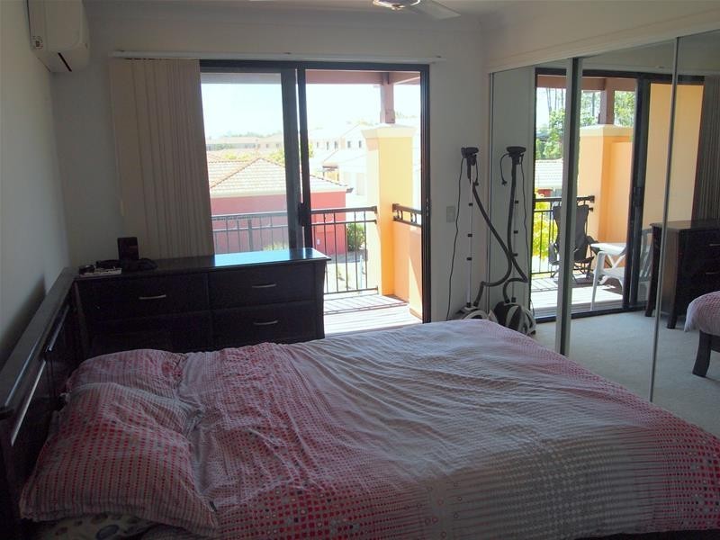 302 Christine Avenue “Lakeside on Varsity”, Varsity Lakes QLD 4227