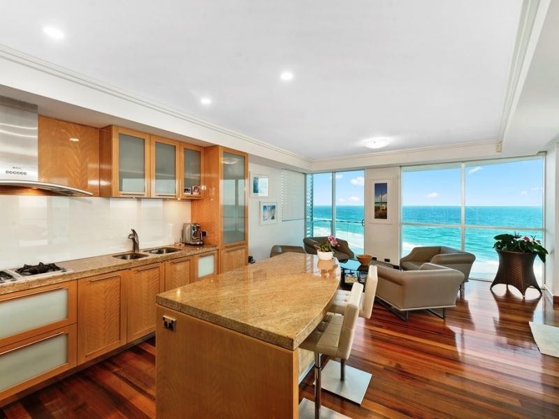 9 ‘Platinum on the Beach’ 1 Markwell Avenue, Surfers Paradise QLD 4217