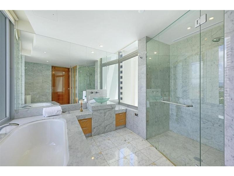 9 ‘Platinum on the Beach’ 1 Markwell Avenue, Surfers Paradise QLD 4217