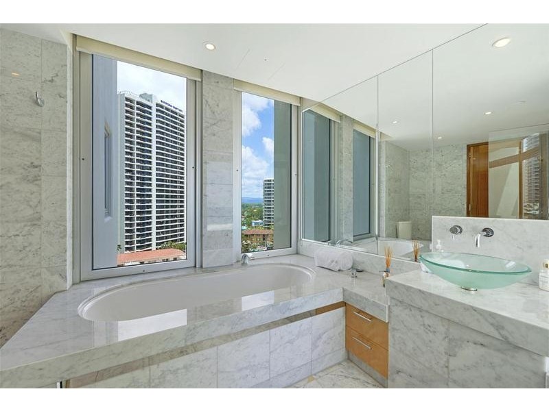 9 ‘Platinum on the Beach’ 1 Markwell Avenue, Surfers Paradise QLD 4217