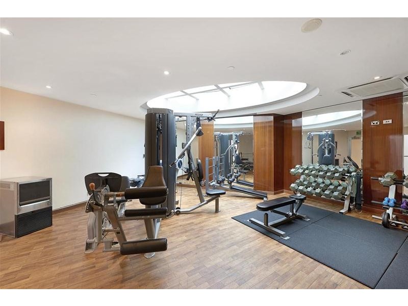 9 ‘Platinum on the Beach’ 1 Markwell Avenue, Surfers Paradise QLD 4217