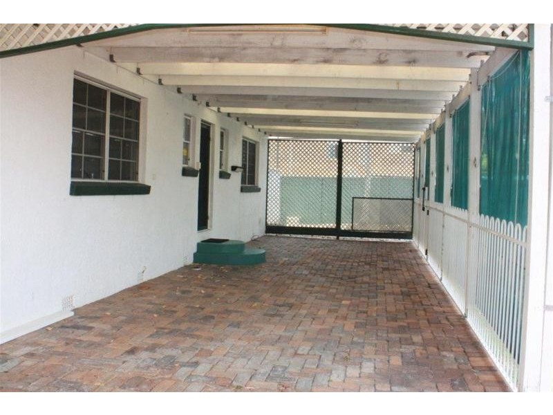 100 Worendo Street, Southport QLD 4215